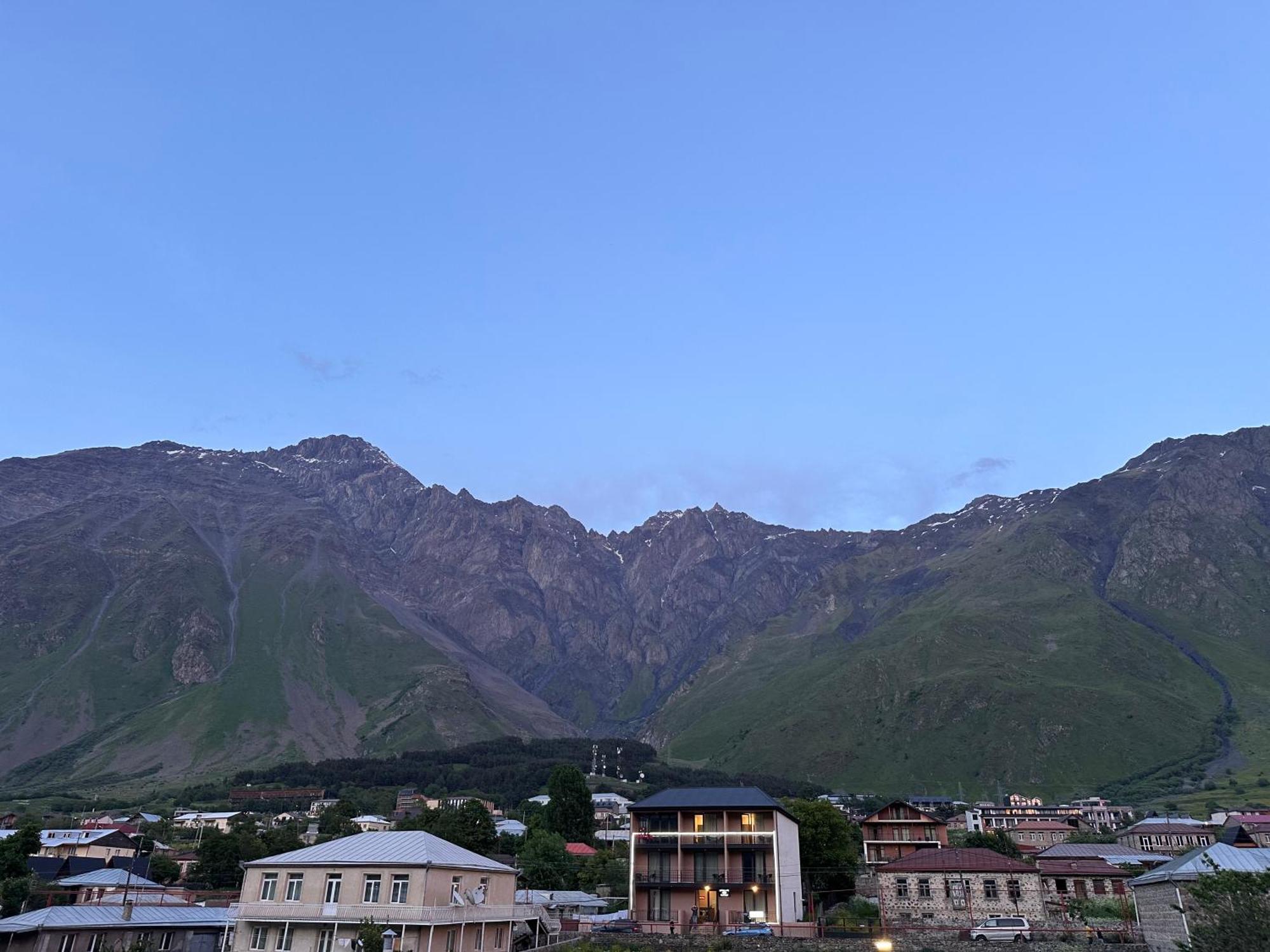 Hotel Mountime Kazbegi Exterior foto